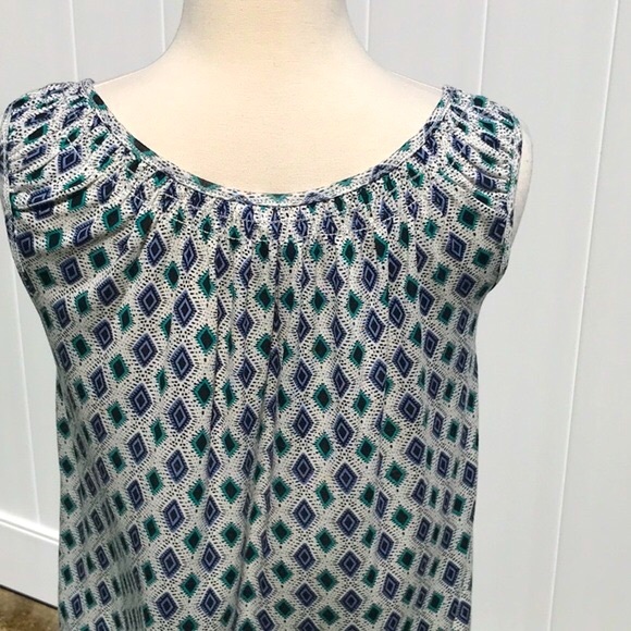Max Studio White/Black/Blue Green Print Smocked Neckline Tank Top Size Medium - Picture 6 of 16